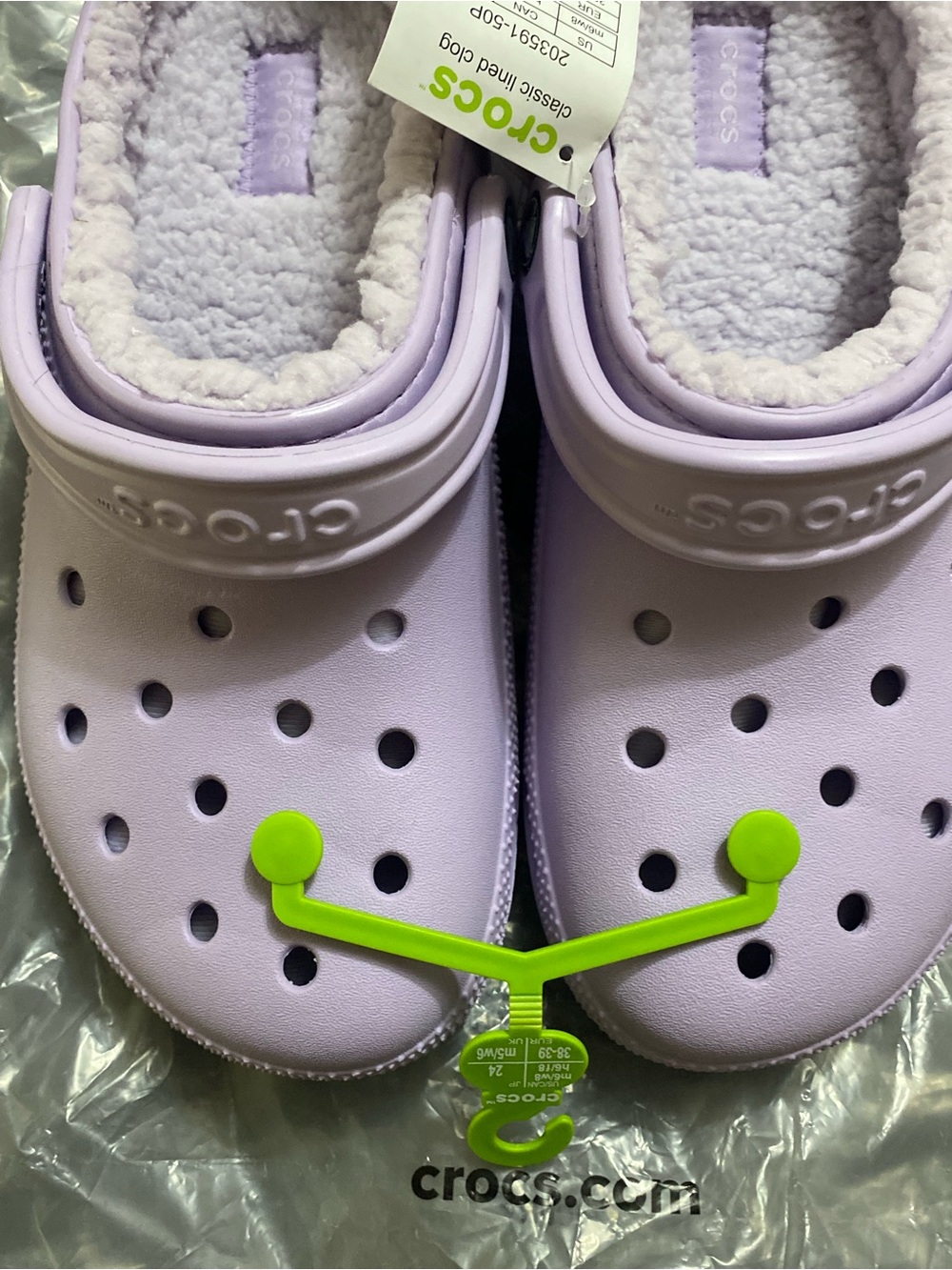 CROCS Women’s 8 Men’s 6 Classic Lined Clog in Lavender with Green Heel Strap NWT